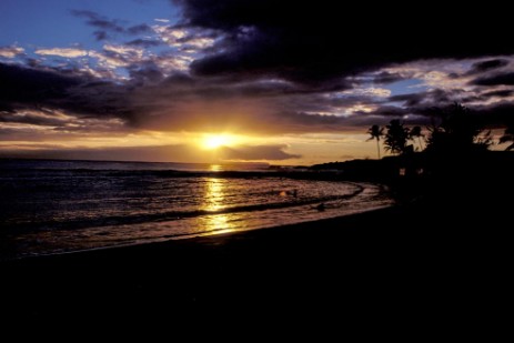 Sonnenuntergang am Salt Point Beach Kauai